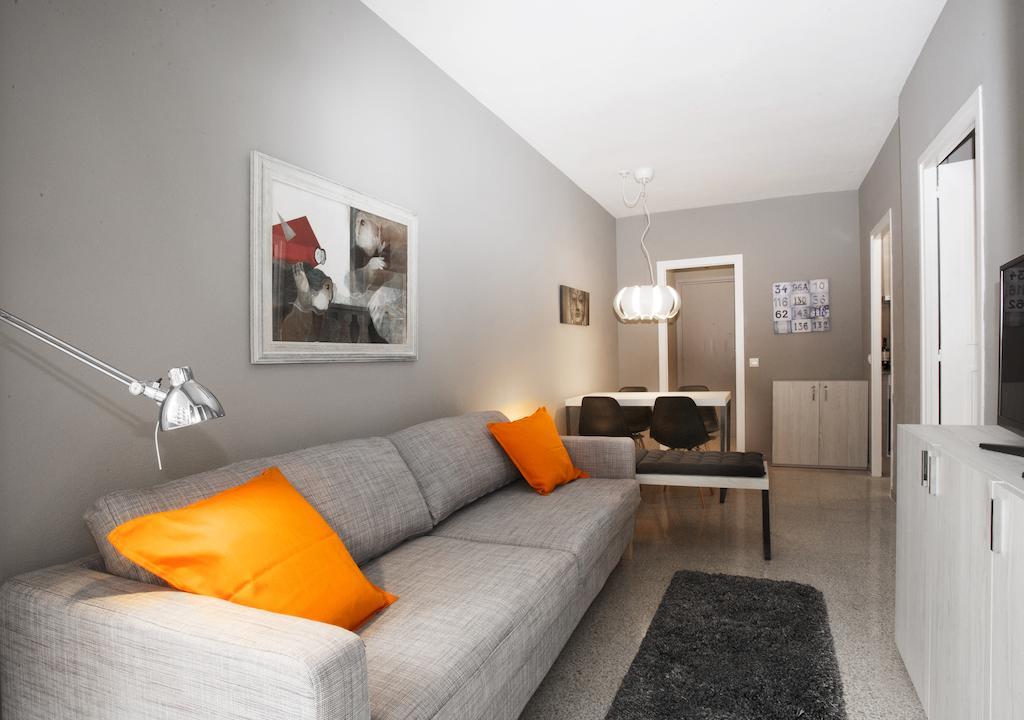 One-Bedroom Apartment Balcony,68583305:JPEG